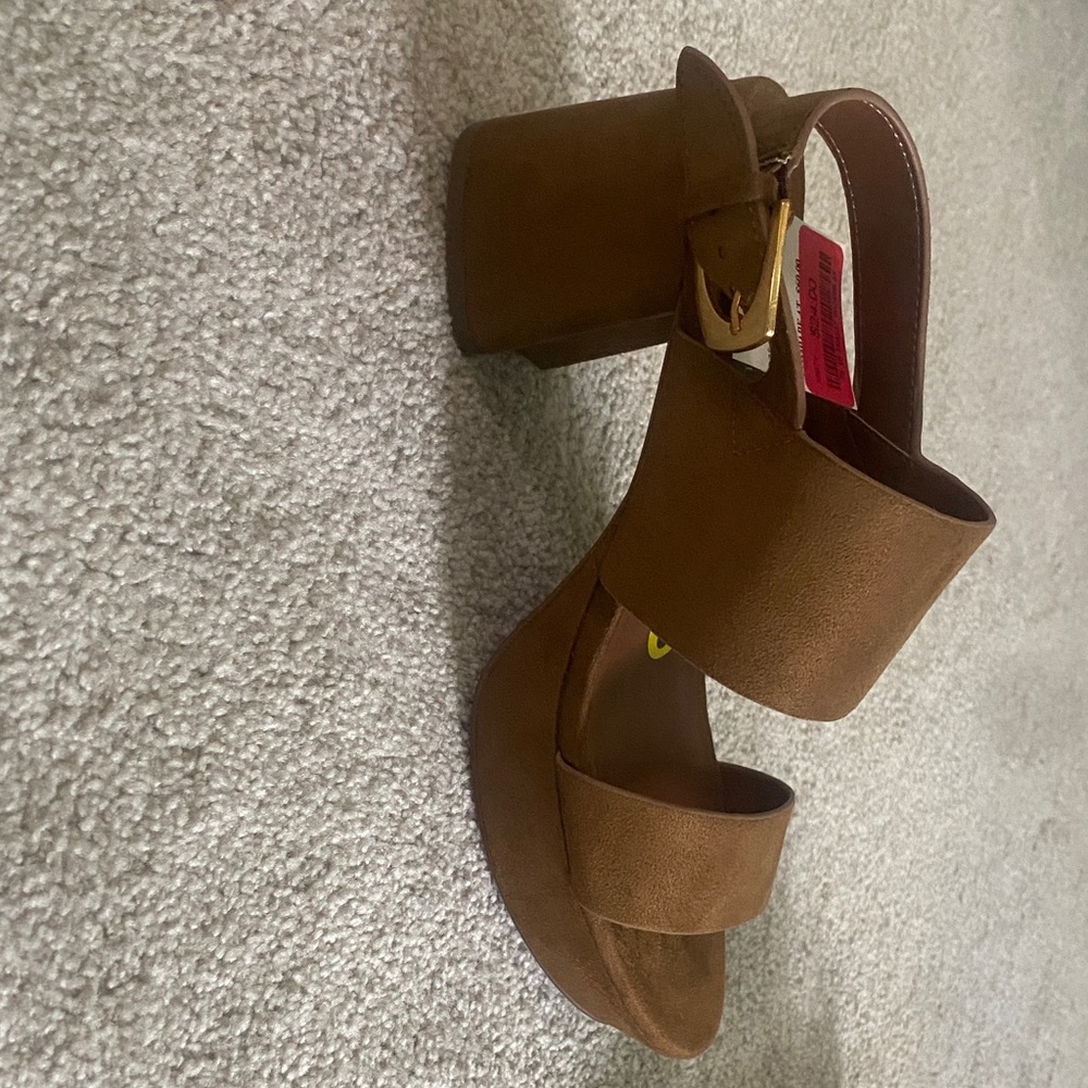 AEROSOLES Tan Sandals with Buckle
